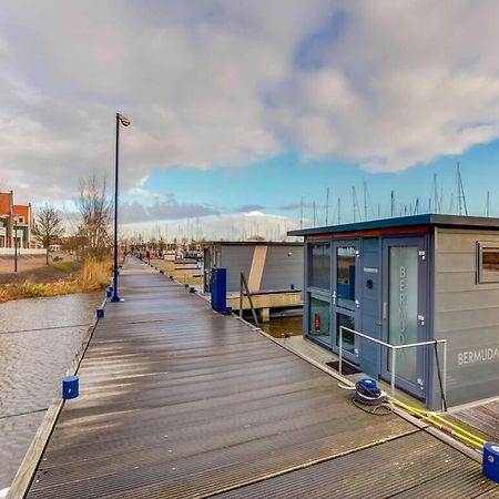 Modern Houseboat In Marina Of Volendam Hotel ภายนอก รูปภาพ