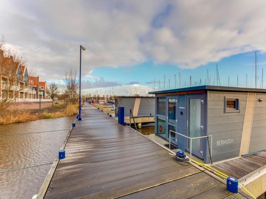 Modern Houseboat In Marina Of Volendam Hotel ภายนอก รูปภาพ