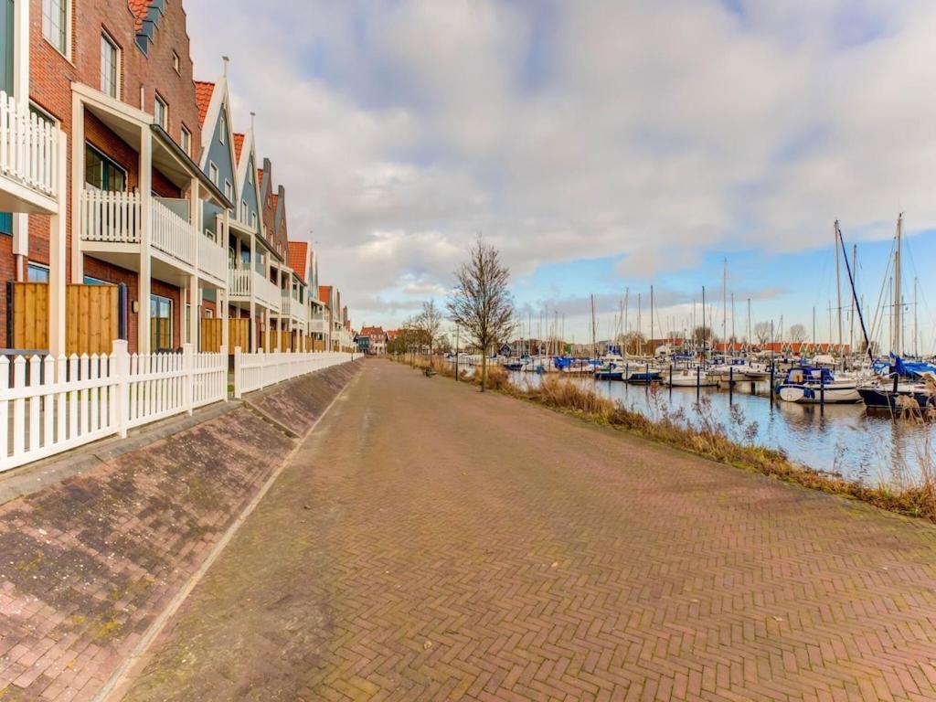 Modern Houseboat In Marina Of Volendam Hotel ภายนอก รูปภาพ