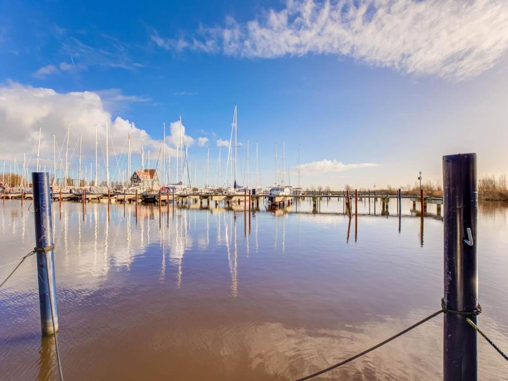 Modern Houseboat In Marina Of Volendam Hotel ภายนอก รูปภาพ